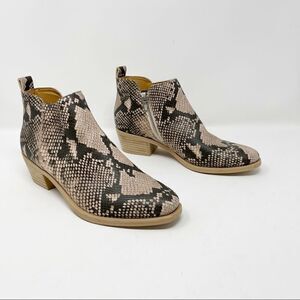 Dolce Vita Snake Grey Embossed Booties Size 6.5